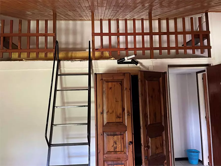 Immagine 56 di Stabile in vendita  in piazzale bocchi noé 5 a Tizzano Val Parma