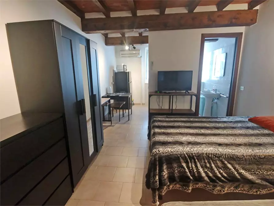 Immagine 33 di Stabile in vendita  in via xx settembre a Parma