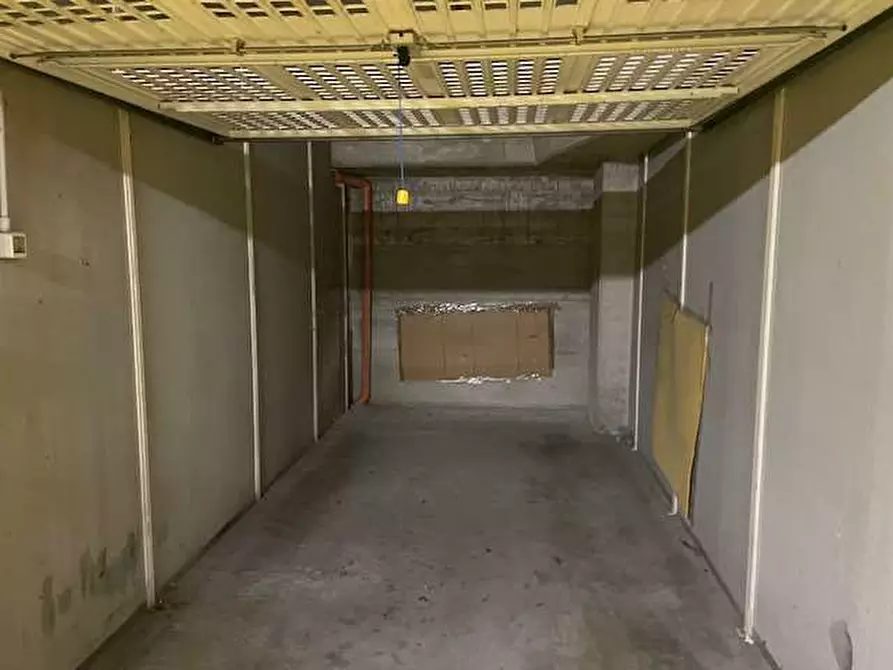 Immagine 6 di Garage in vendita  in VIA EMILIO CASA 12 a Parma