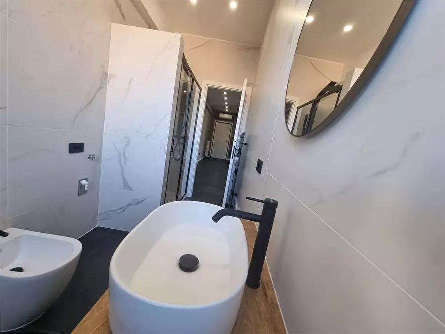 Immagine 13 di Trilocale in vendita  a Parma