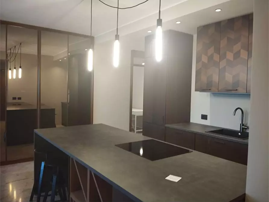 Immagine 5 di Quadrilocale in affitto  in Via volturno a Parma