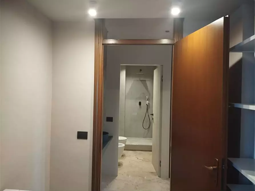 Immagine 17 di Quadrilocale in affitto  in Via volturno a Parma