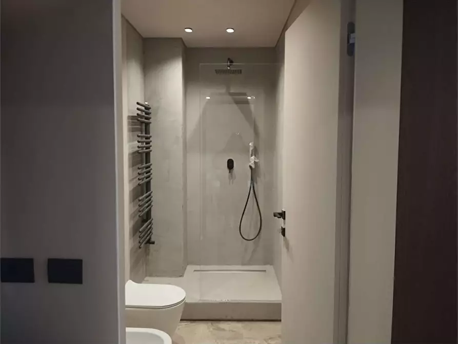 Immagine 19 di Quadrilocale in affitto  in Via volturno a Parma