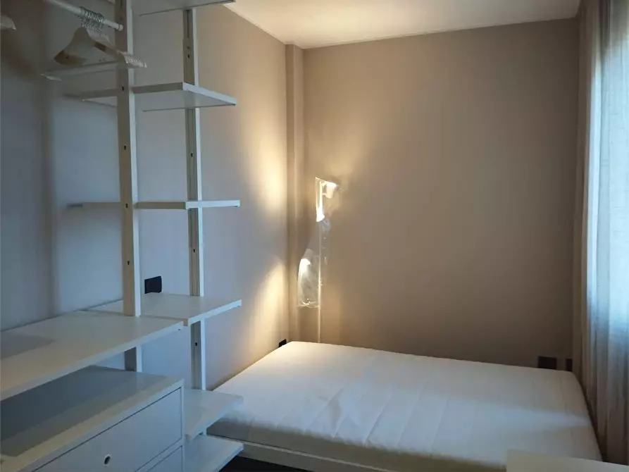 Immagine 27 di Quadrilocale in affitto  in Via volturno a Parma