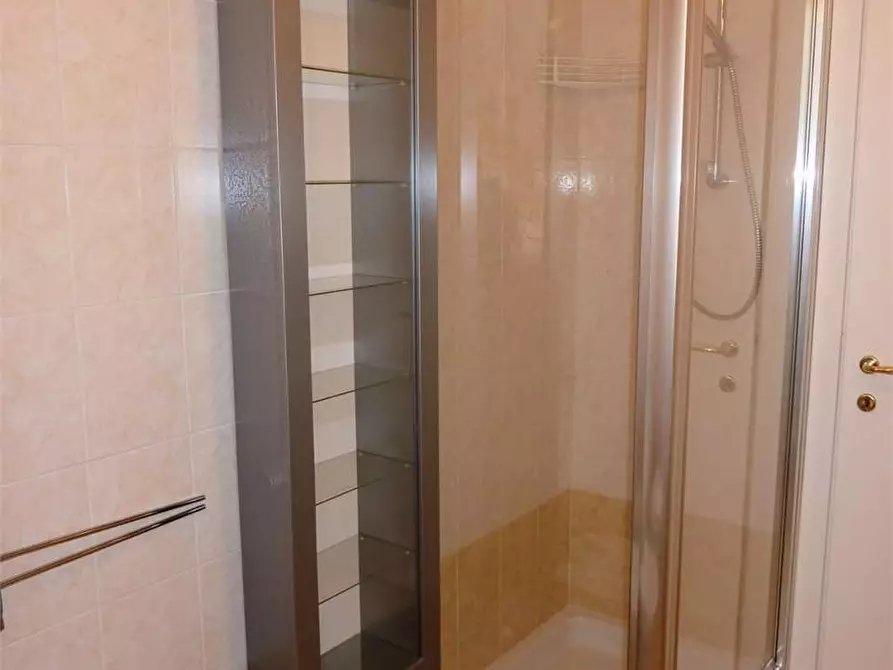 Immagine 9 di Bilocale in affitto  in via Alessandria  17 a Parma