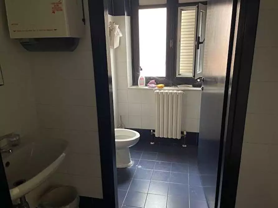 Immagine 21 di Stabile in vendita  in via san leonardo 4 a Parma