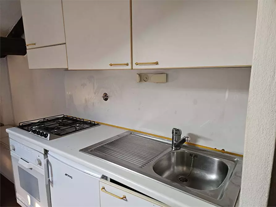 Immagine 27 di Stabile in vendita  in via san leonardo 4 a Parma