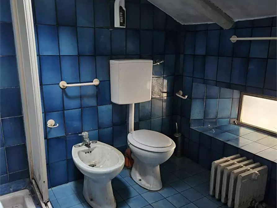 Immagine 30 di Stabile in vendita  in via san leonardo 4 a Parma