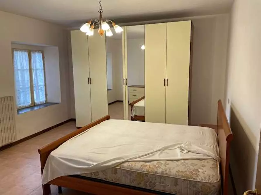 Immagine 5 di Appartamento in vendita  in PIAZZA ROMA 26 a Tizzano Val Parma