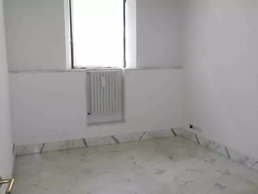 Immagine 8 di Ufficio in vendita  in piazzale salvo d'acquisto a Parma