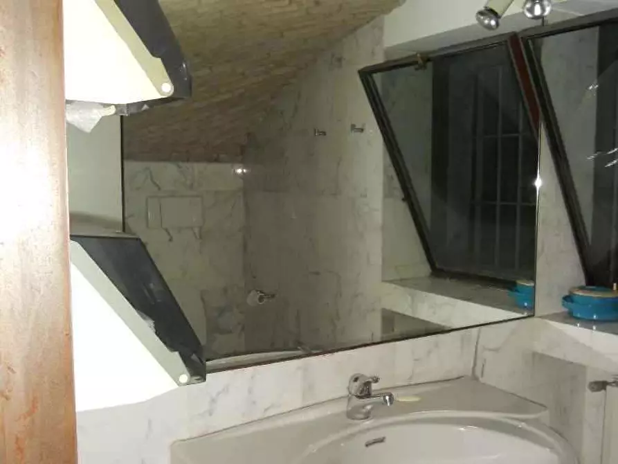 Immagine 10 di Ufficio in vendita  in piazzale salvo d'acquisto a Parma