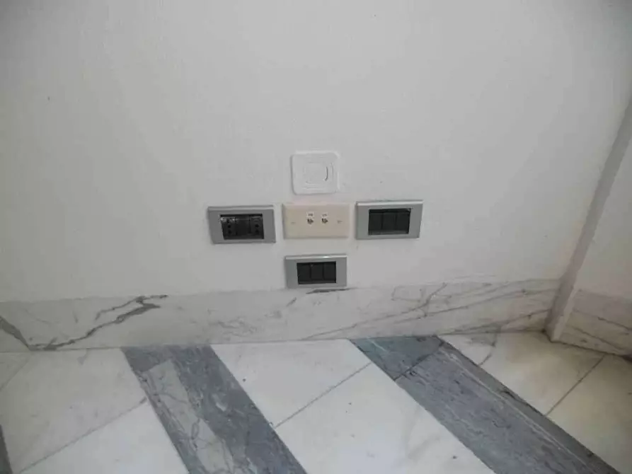 Immagine 13 di Ufficio in vendita  in piazzale salvo d'acquisto a Parma