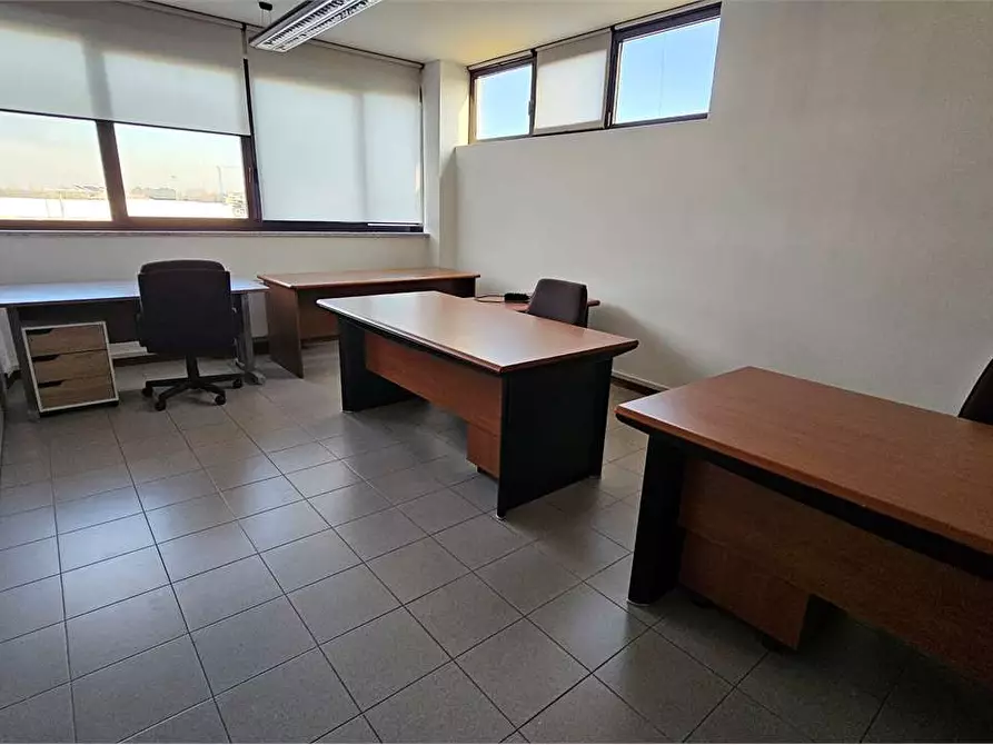Immagine 6 di Ufficio in affitto  in Via Edison Volta 25 a Parma