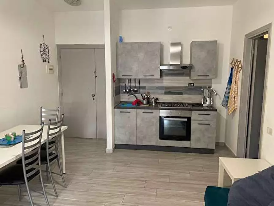 Immagine 2 di Appartamento in vendita  in VIA FELICE CAVALLOTTI a Carrara