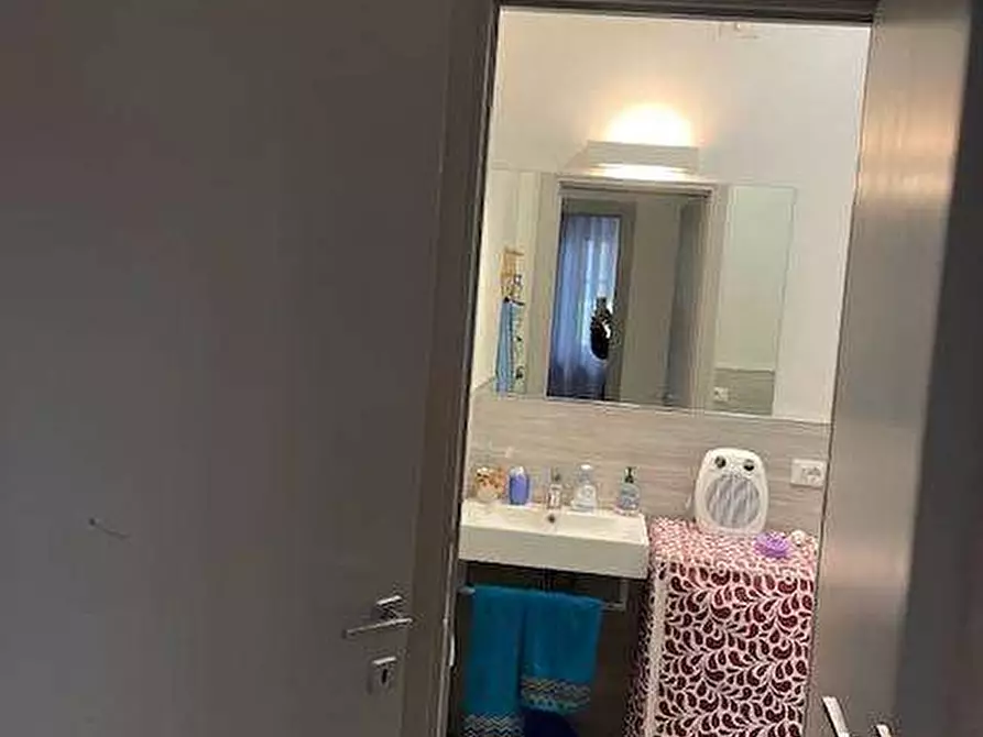 Immagine 11 di Appartamento in vendita  in VIA FELICE CAVALLOTTI a Carrara