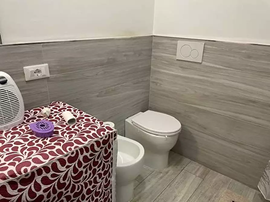 Immagine 13 di Appartamento in vendita  in VIA FELICE CAVALLOTTI a Carrara