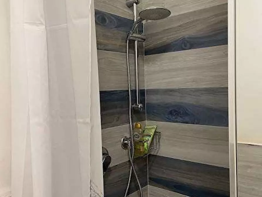 Immagine 15 di Appartamento in vendita  in VIA FELICE CAVALLOTTI a Carrara