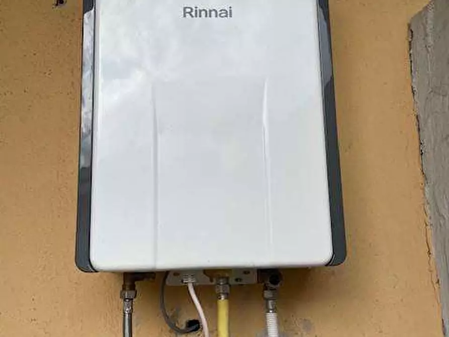 Immagine 5 di Appartamento in vendita  in VIA FELICE CAVALLOTTI a Carrara