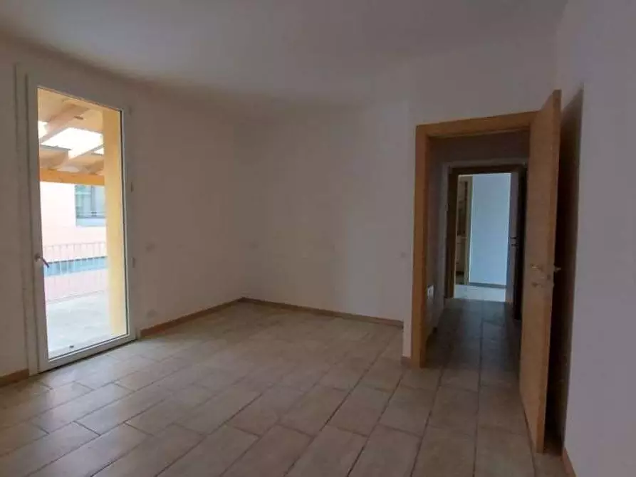 Immagine 9 di Trilocale in affitto  in via trento 22 a Parma