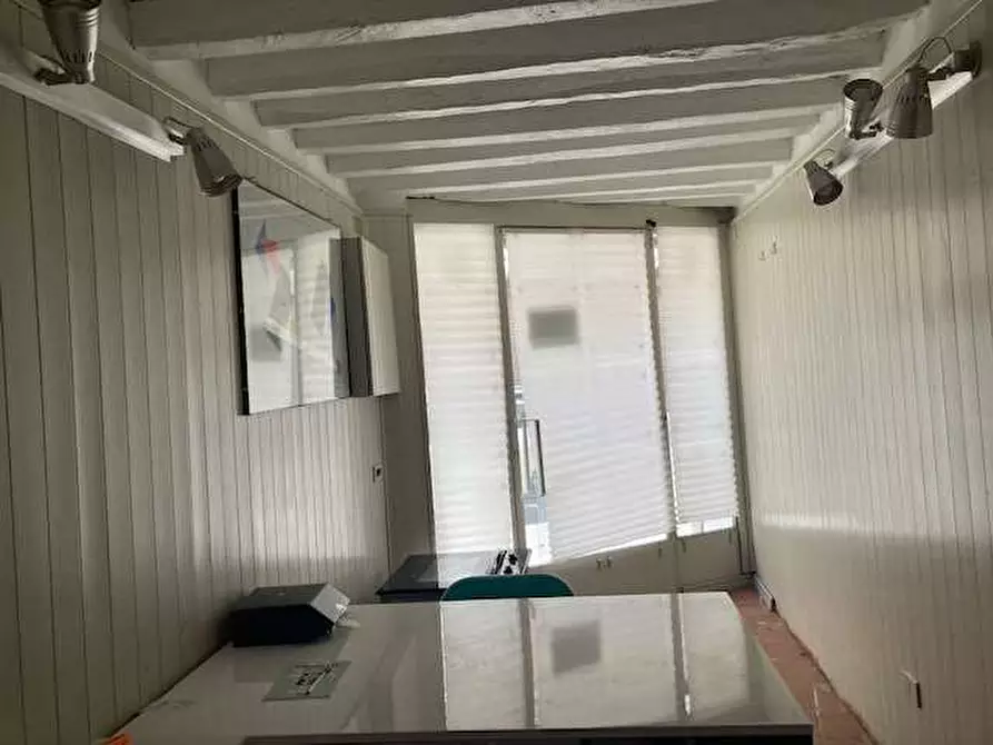 Immagine 4 di Negozio in vendita  in borgo regale 16 a Parma