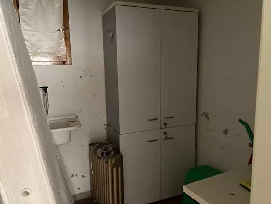 Immagine 5 di Negozio in vendita  in borgo regale 16 a Parma