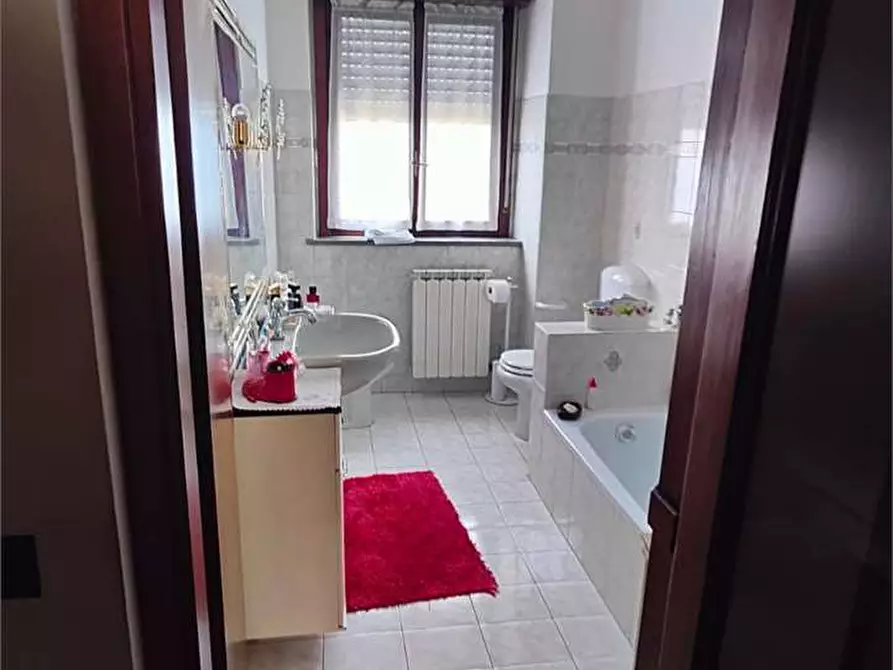 Immagine 10 di Trilocale in vendita  in via San Leonardo a Parma