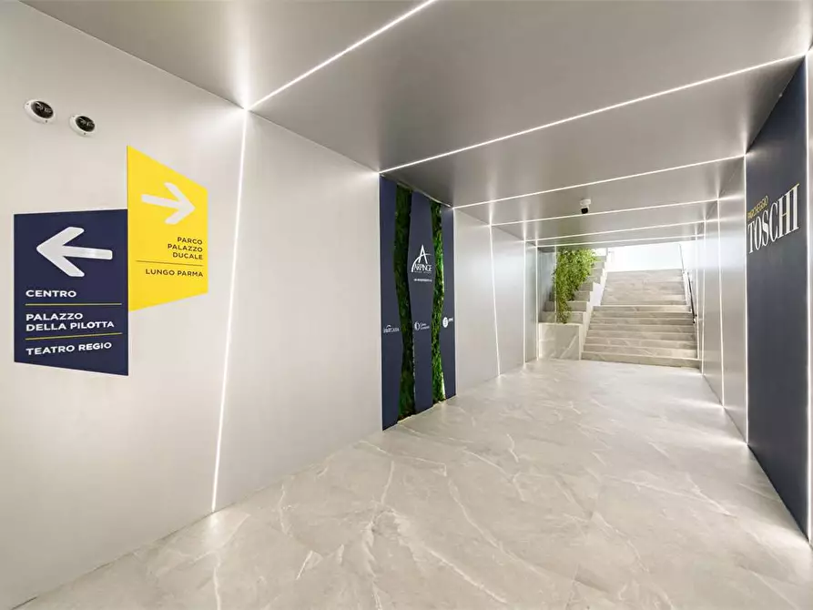 Immagine 4 di Garage in vendita  in parcheggio toschi a Parma