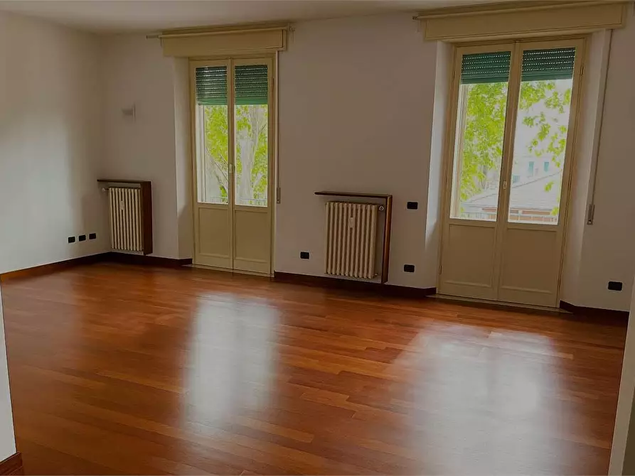 Immagine 3 di Appartamento in vendita  in Viale Solferino a Parma