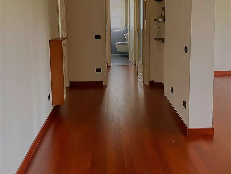 Immagine 5 di Appartamento in vendita  in Viale Solferino a Parma