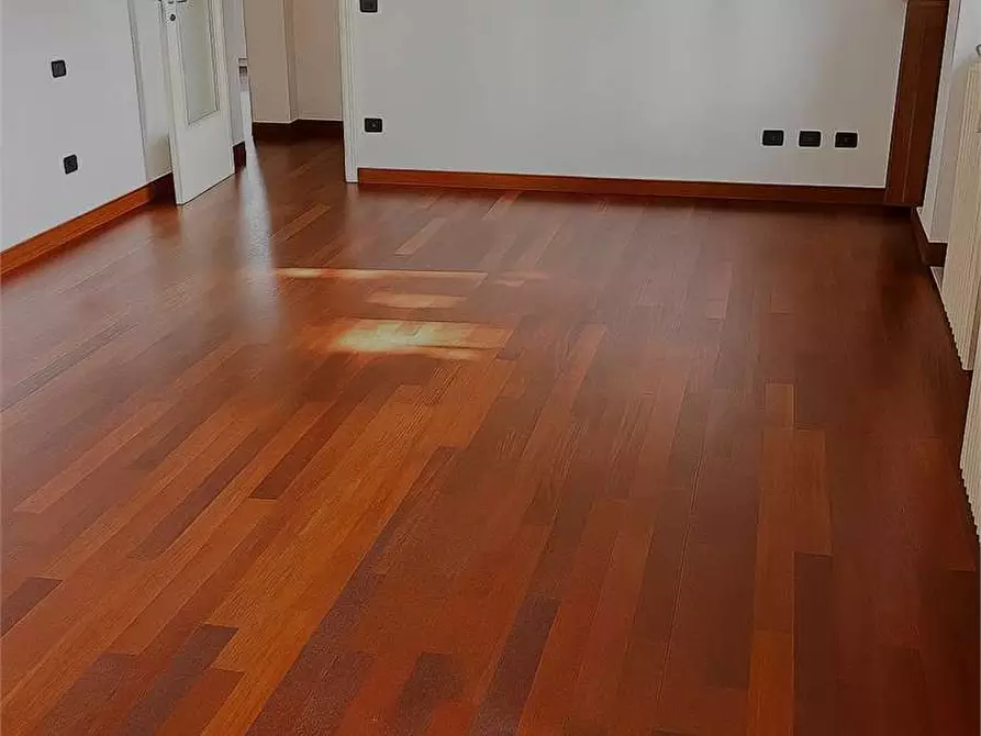 Immagine 6 di Appartamento in vendita  in Viale Solferino a Parma