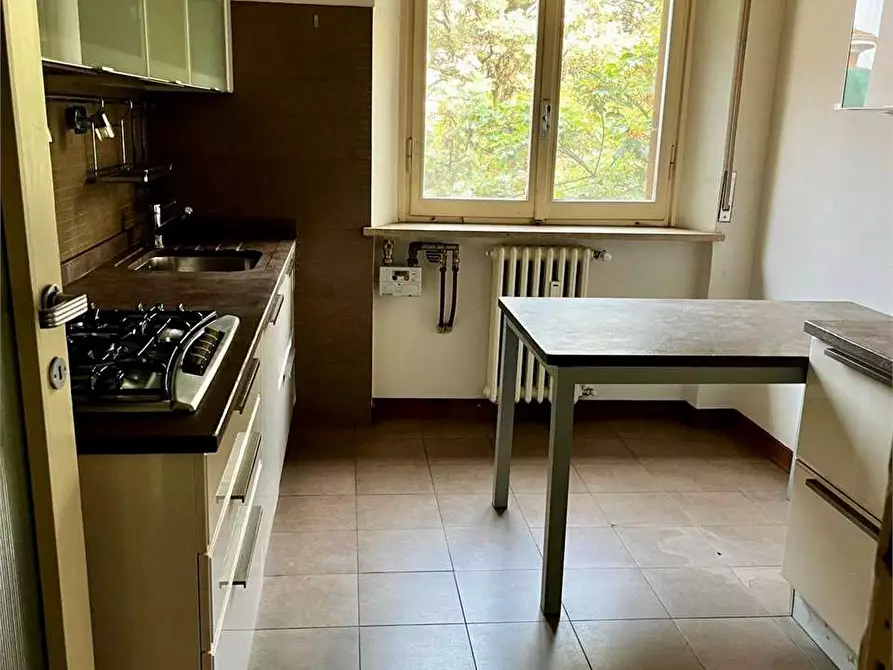 Immagine 8 di Appartamento in vendita  in Viale Solferino a Parma