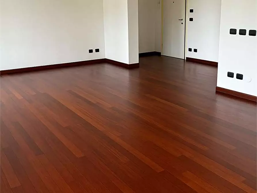 Immagine 11 di Appartamento in vendita  in Viale Solferino a Parma