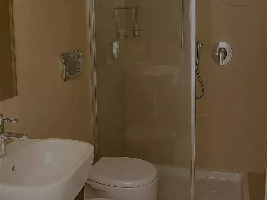 Immagine 12 di Appartamento in vendita  in Viale Solferino a Parma