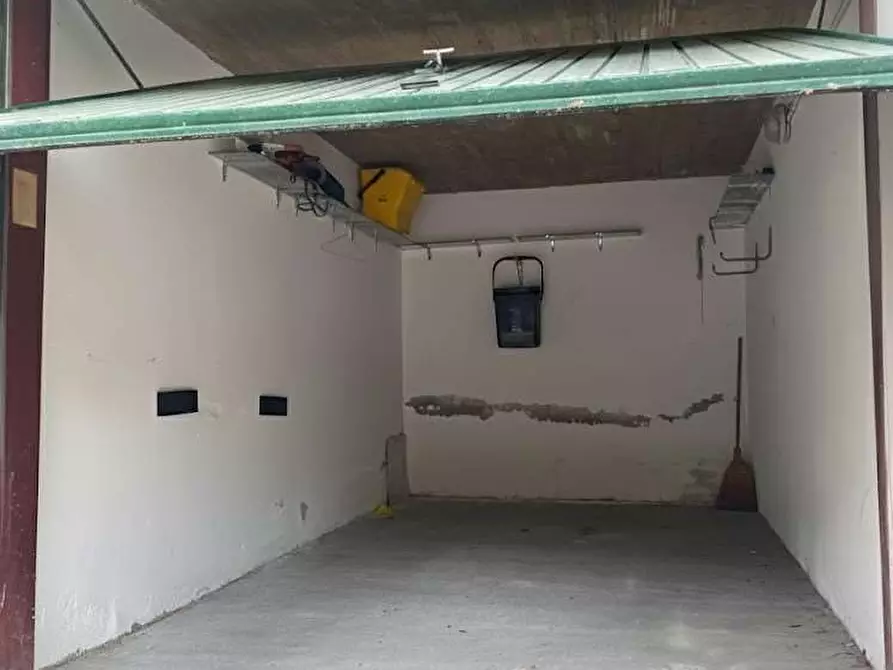 Immagine 15 di Appartamento in vendita  in Viale Solferino a Parma