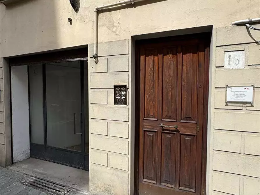 Immagine 1 di Negozio in vendita  in borgo regale 16 a Parma
