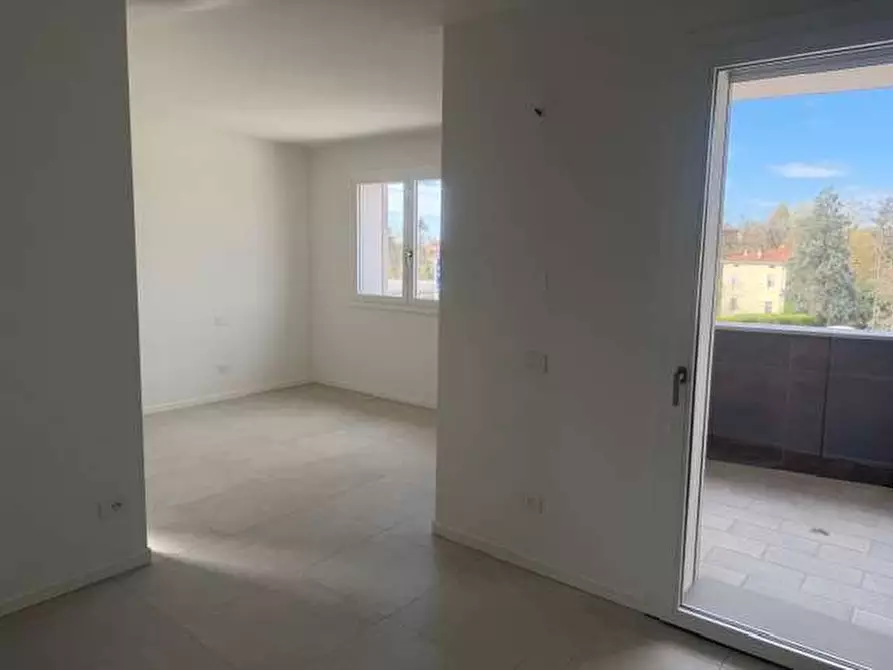 Immagine 5 di Appartamento in affitto  in VIA LANGHIRANO a Parma