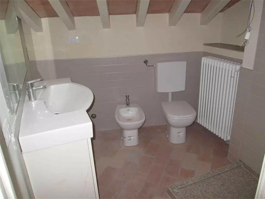 Immagine 9 di Quadrilocale in affitto  in strada bassa dei folli a Parma