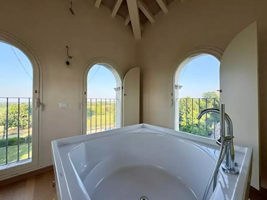 Immagine 19 di Quadrilocale in affitto  in strada bassa dei folli a Parma