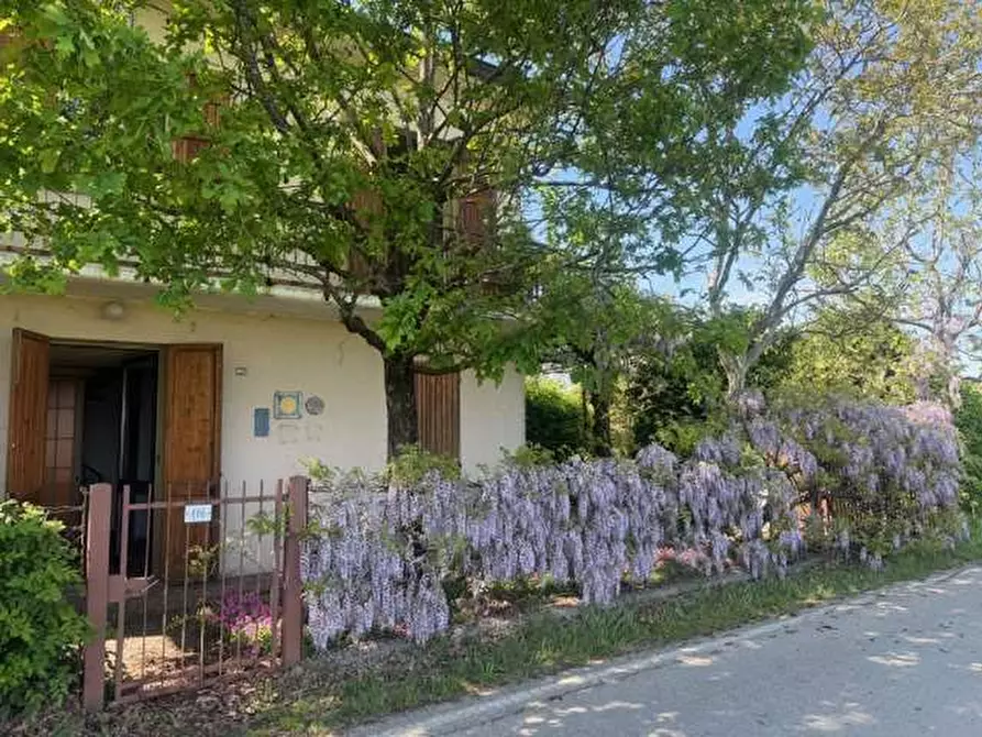 Immagine 2 di Casa bifamiliare in vendita  in via dei gandazzi 116 - 118 a Traversetolo