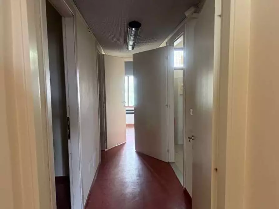 Immagine 7 di Stabile in vendita  in piazza roma a Tizzano Val Parma