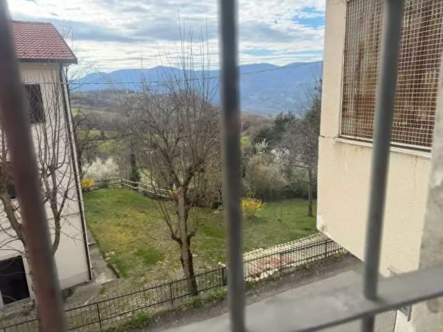 Immagine 13 di Stabile in vendita  in piazza roma a Tizzano Val Parma