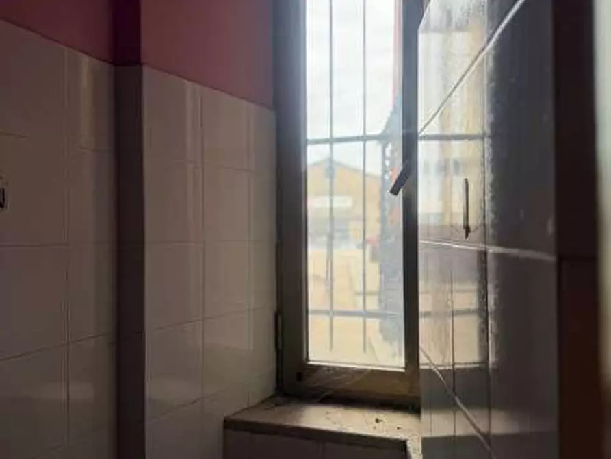 Immagine 19 di Stabile in vendita  in piazza roma a Tizzano Val Parma