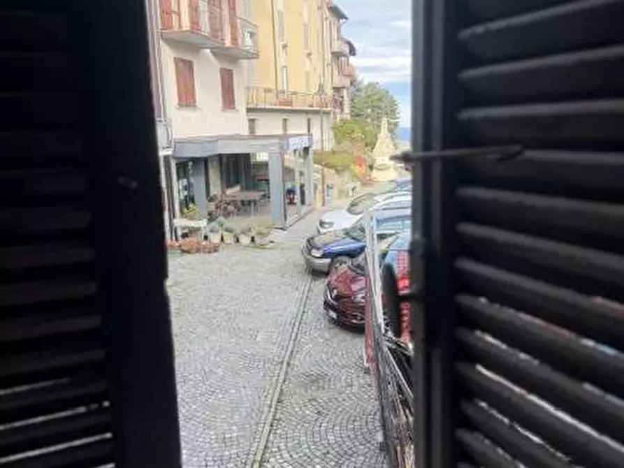 Immagine 31 di Stabile in vendita  in piazza roma a Tizzano Val Parma