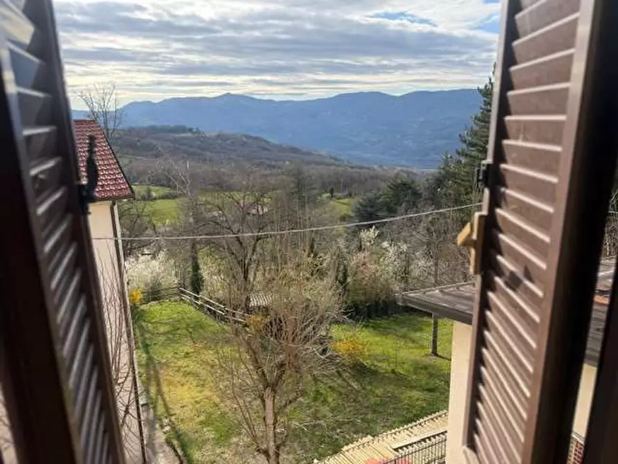 Immagine 39 di Stabile in vendita  in piazza roma a Tizzano Val Parma