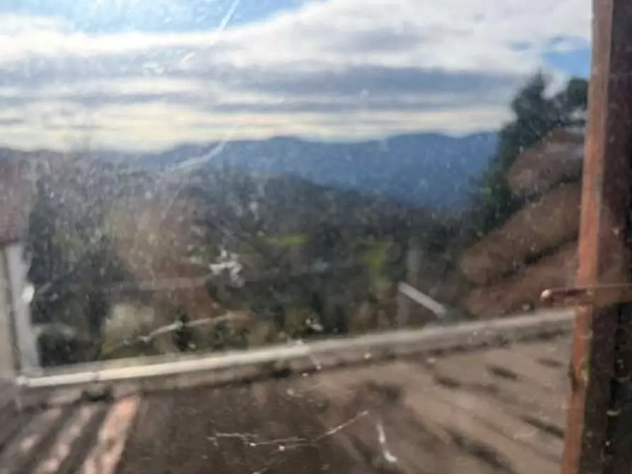 Immagine 41 di Stabile in vendita  in piazza roma a Tizzano Val Parma