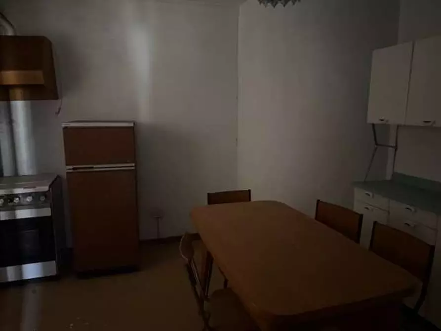 Immagine 50 di Stabile in vendita  in piazza roma a Tizzano Val Parma