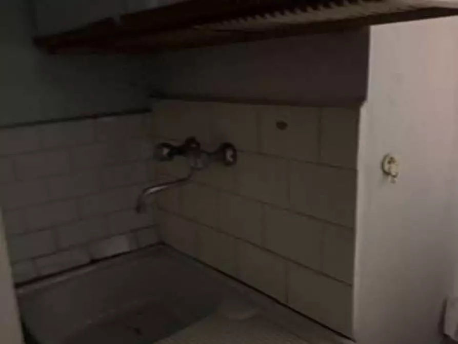 Immagine 52 di Stabile in vendita  in piazza roma a Tizzano Val Parma