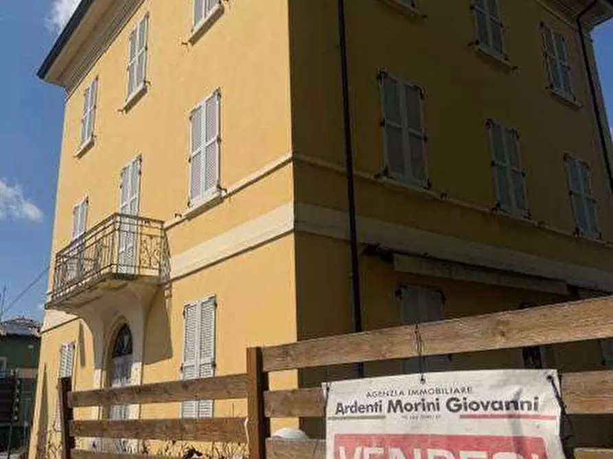 Immagine 2 di Stabile in vendita  a Parma
