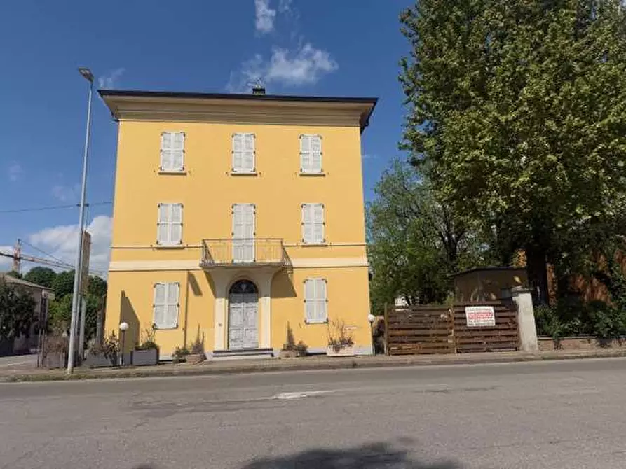 Immagine 1 di Stabile in vendita  a Parma