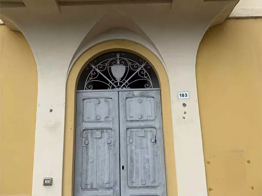 Immagine 4 di Stabile in vendita  a Parma